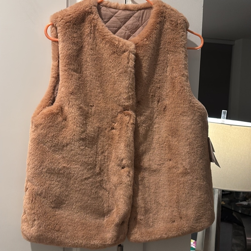 NWT ZARA girls reversible puffer/faux fur vest (11/12)